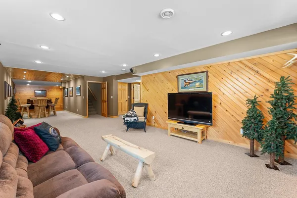 $755,000 | W15501 Highway 10, Fairchild, WI 54741