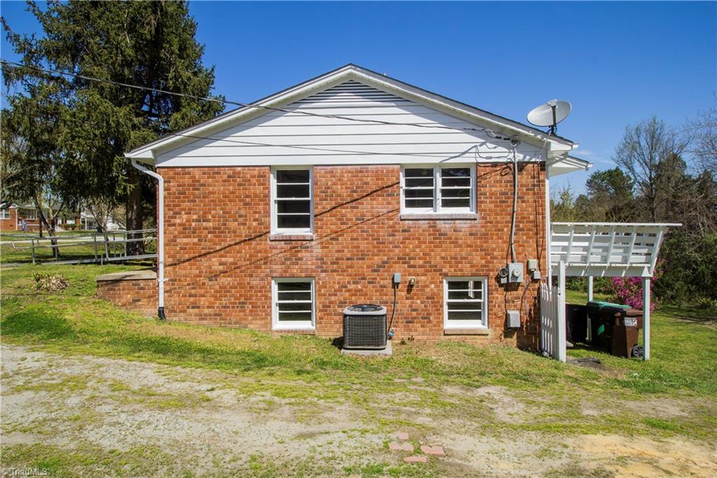 2611 Ingram Road High Point, NC 27263 - Photo 7 of 30 Gallery Image 7