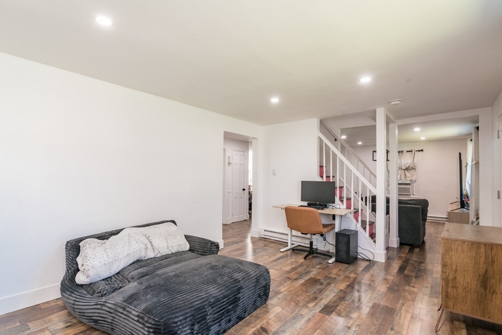 379 Roosevelt Avenue Springfield, MA 01118 - Photo 16 of 32