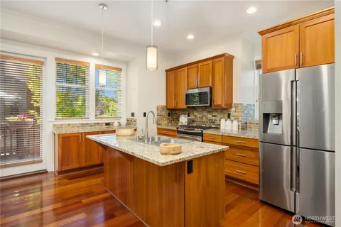 $1,098,000 | 1186 Northeast Park Drive, Issaquah, WA 98029