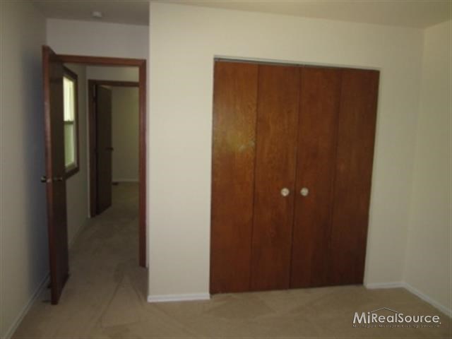 1033 Runyon Road Rochester, MI 48306 - Photo 19 of 20 31150926-18.JPG