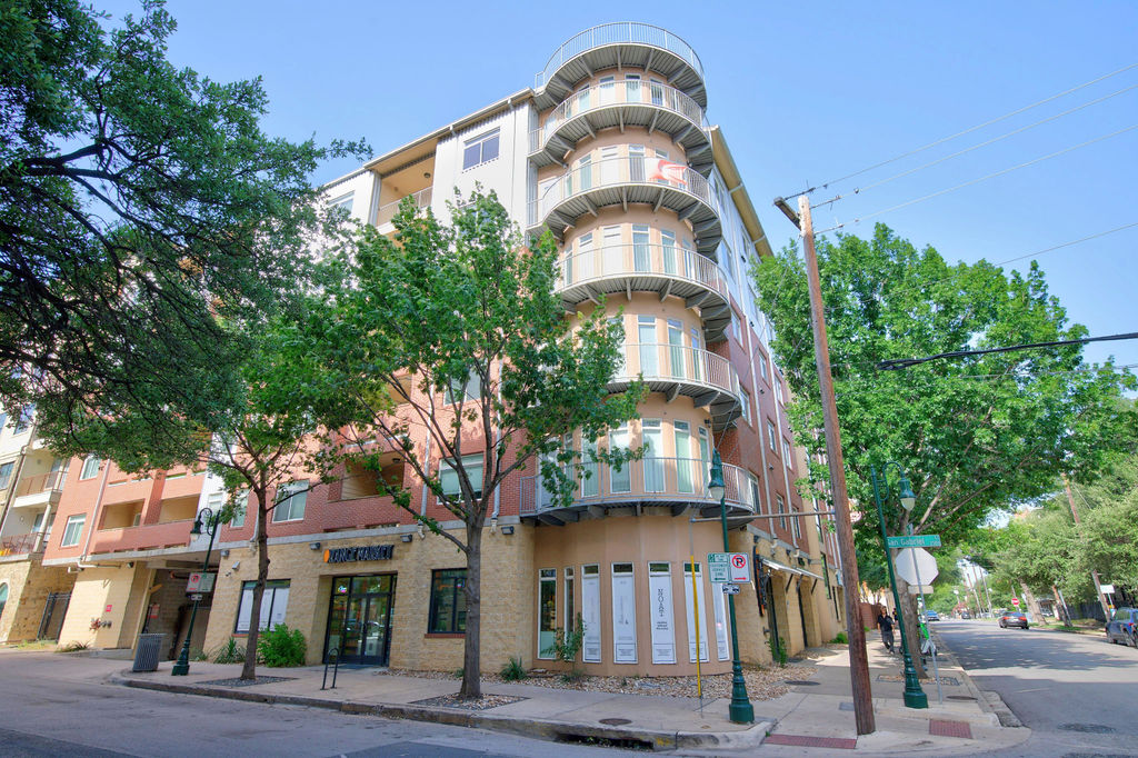 910 West 25th Street, Unit 406 Austin, TX 78705 - Photo 3 of 29