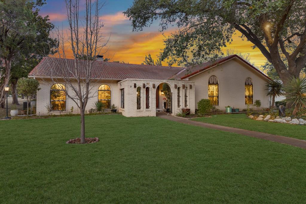 807 Middle Run Duncanville, TX 75137 - Photo 1 of 40