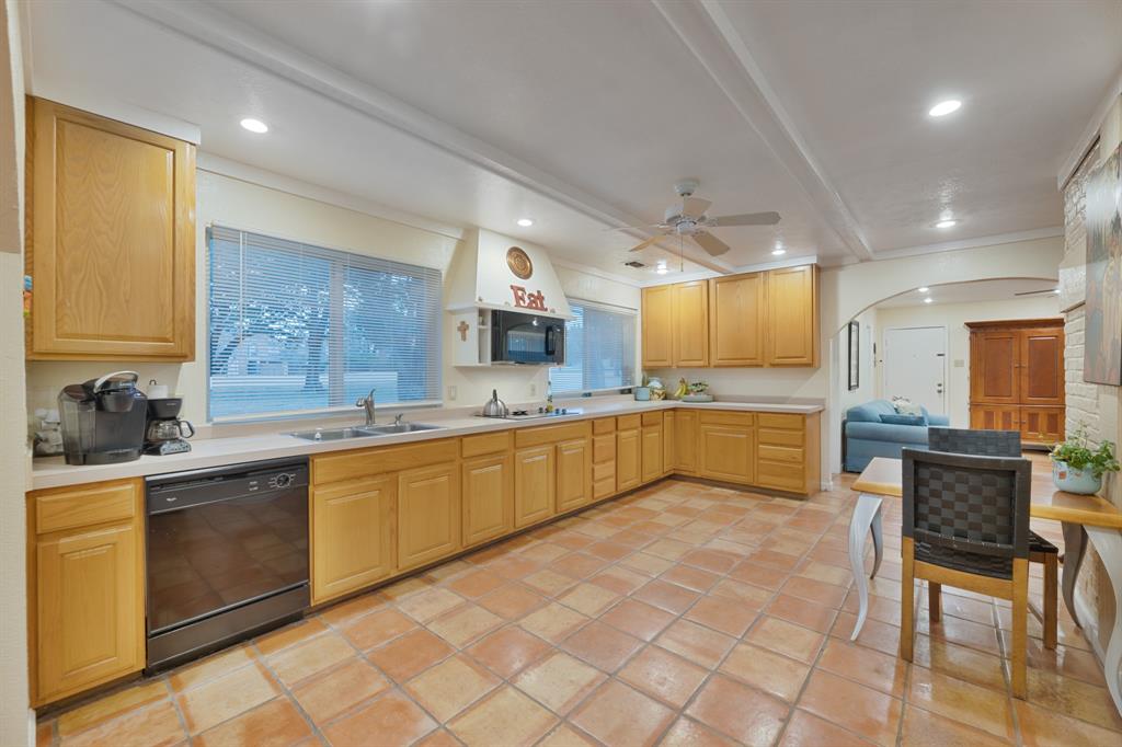 807 Middle Run Duncanville, TX 75137 - Photo 16 of 40