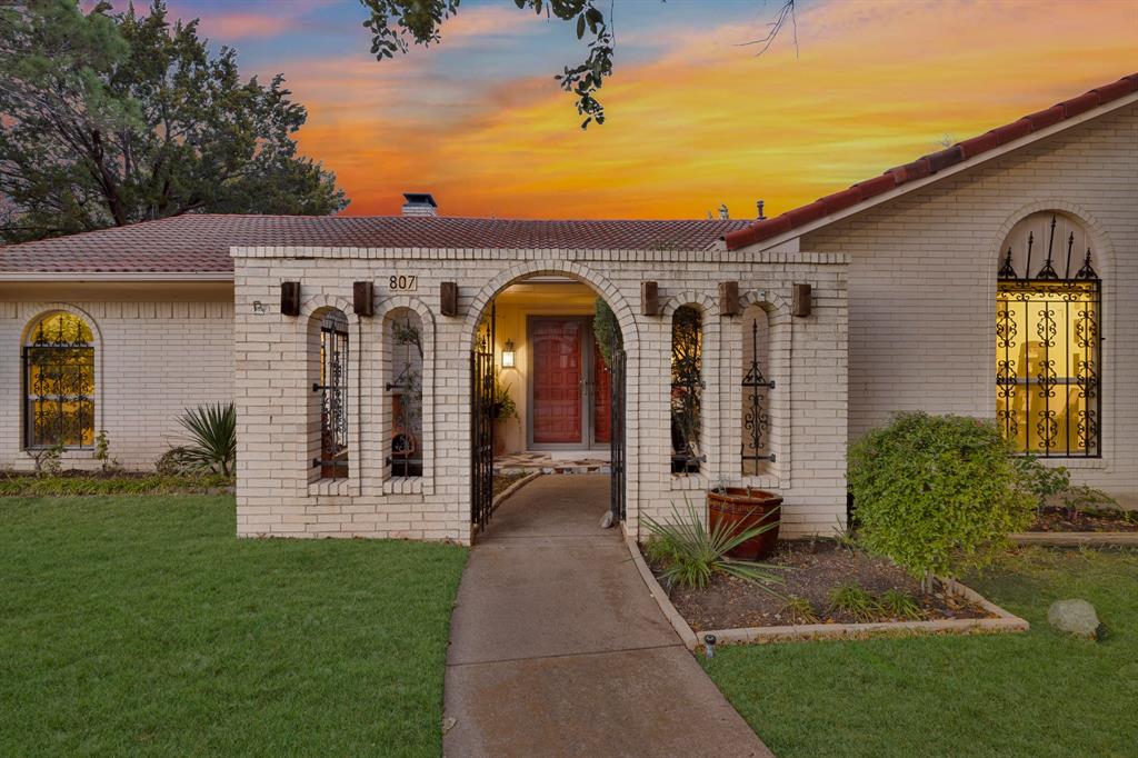 807 Middle Run Duncanville, TX 75137 - Photo 3 of 40