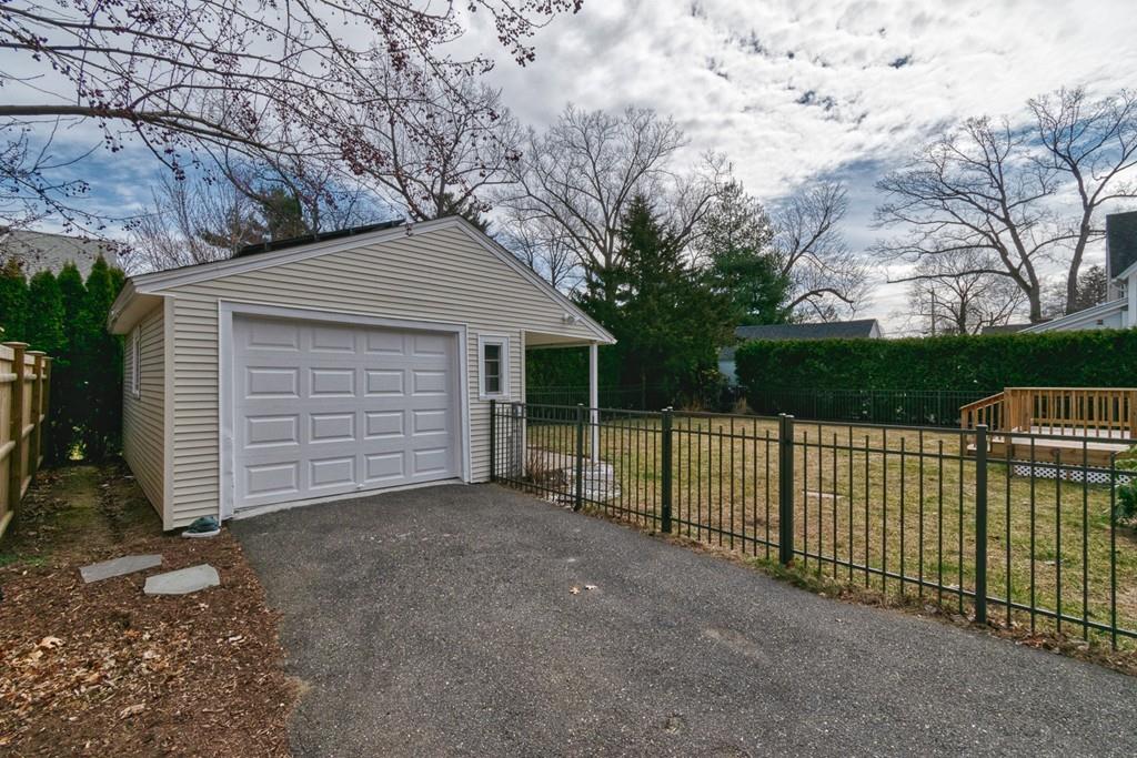 19 Ashbrook Street Springfield, MA 01118 - Photo 26 of 28