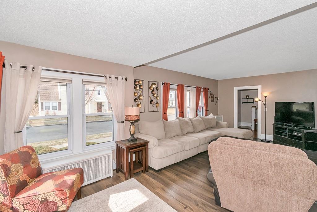 19 Ashbrook Street Springfield, MA 01118 - Photo 4 of 28