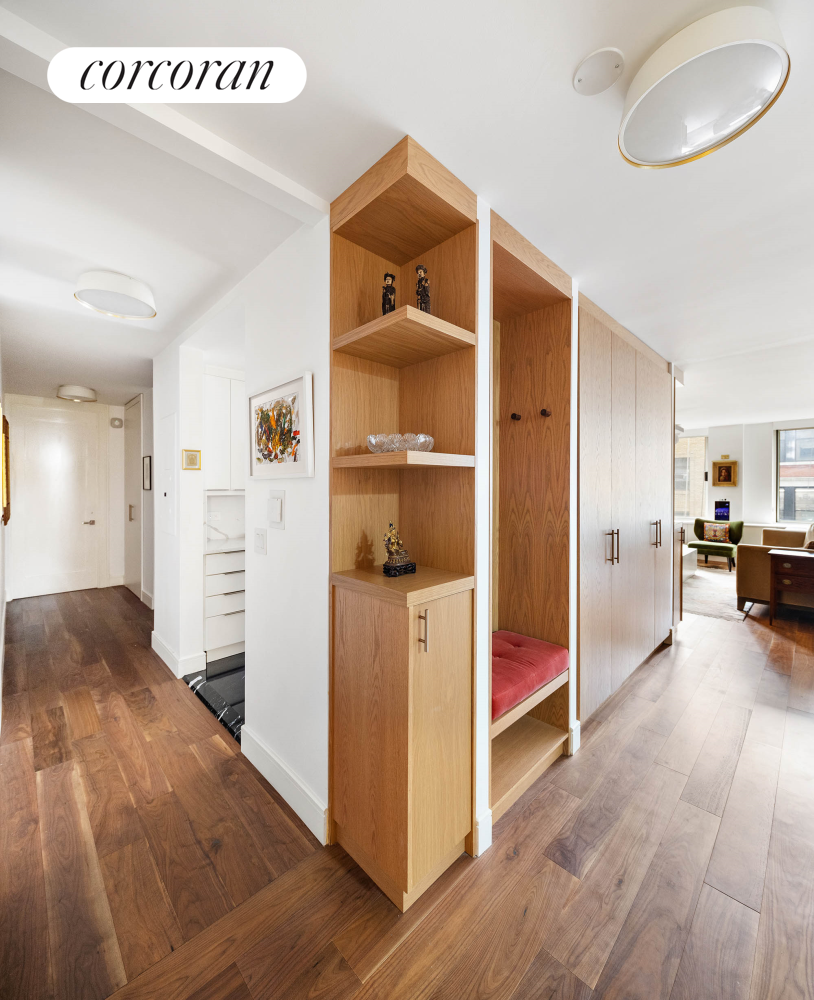 170 East 87th Street, Unit W7C Manhattan, NY 10128 - Photo 9 of 15 a view of a living room