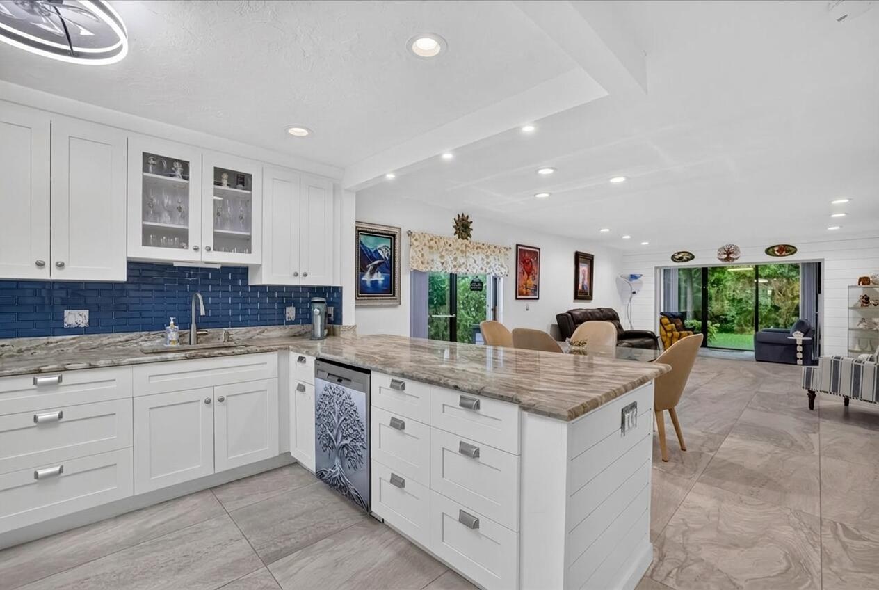 21864 Arriba Real Boca Raton, FL 33433 - Photo 5 of 39 02-8I8A5404-2