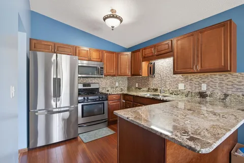 $269,900 | 929 94th Avenue Northeast, Blaine, MN 55434