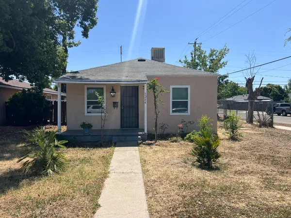 $230,000 | 3244 East Pine Avenue, Fresno, CA 93703
