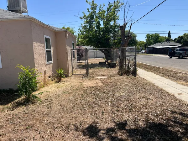 $230,000 | 3244 East Pine Avenue, Fresno, CA 93703