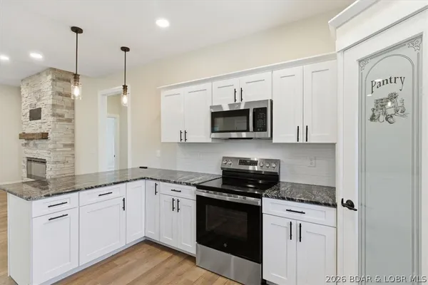 $349,900 | 151 Oak Hill Forest Drive, Eldon, MO 65026