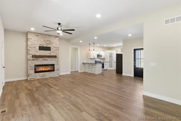 $349,900 | 151 Oak Hill Forest Drive, Eldon, MO 65026