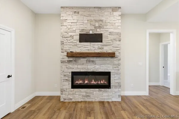 $349,900 | 151 Oak Hill Forest Drive, Eldon, MO 65026