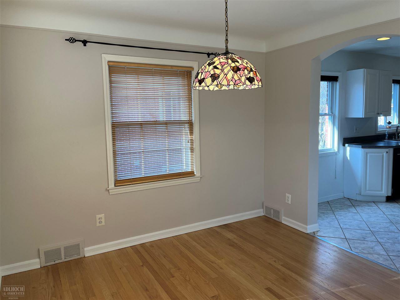 745 Harcourt Road Grosse Pointe, MI 48230 - Photo 5 of 9