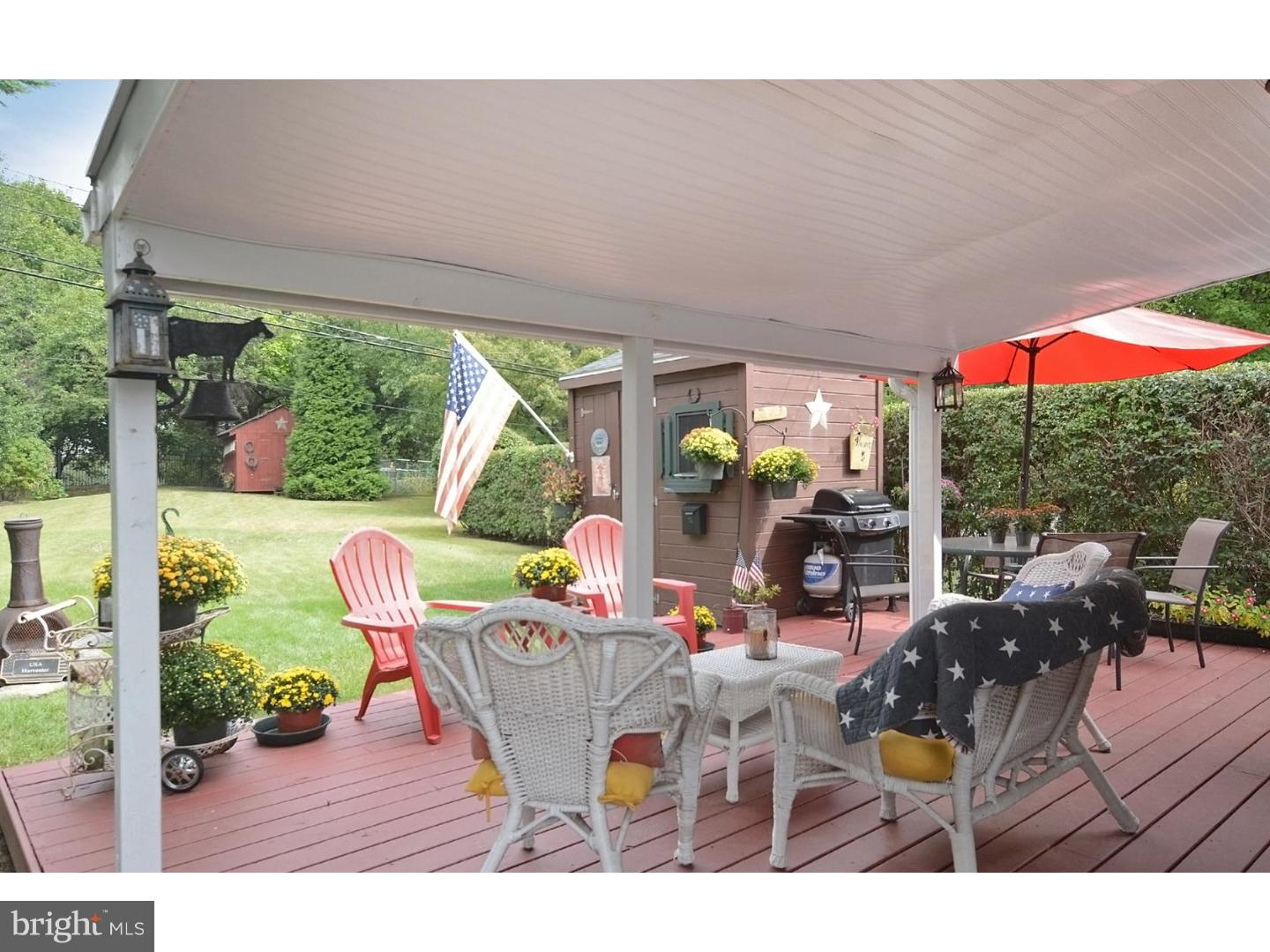 8401 Chippewa Road Philadelphia, PA 19128 - Photo 19 of 25 Deck