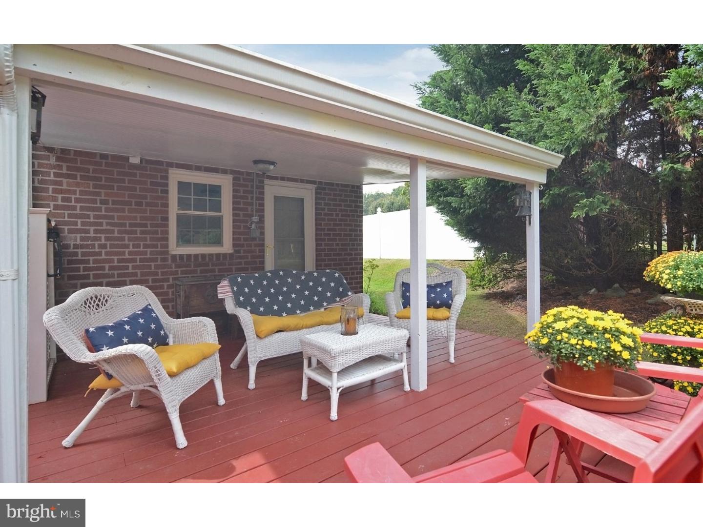 8401 Chippewa Road Philadelphia, PA 19128 - Photo 20 of 25 Deck