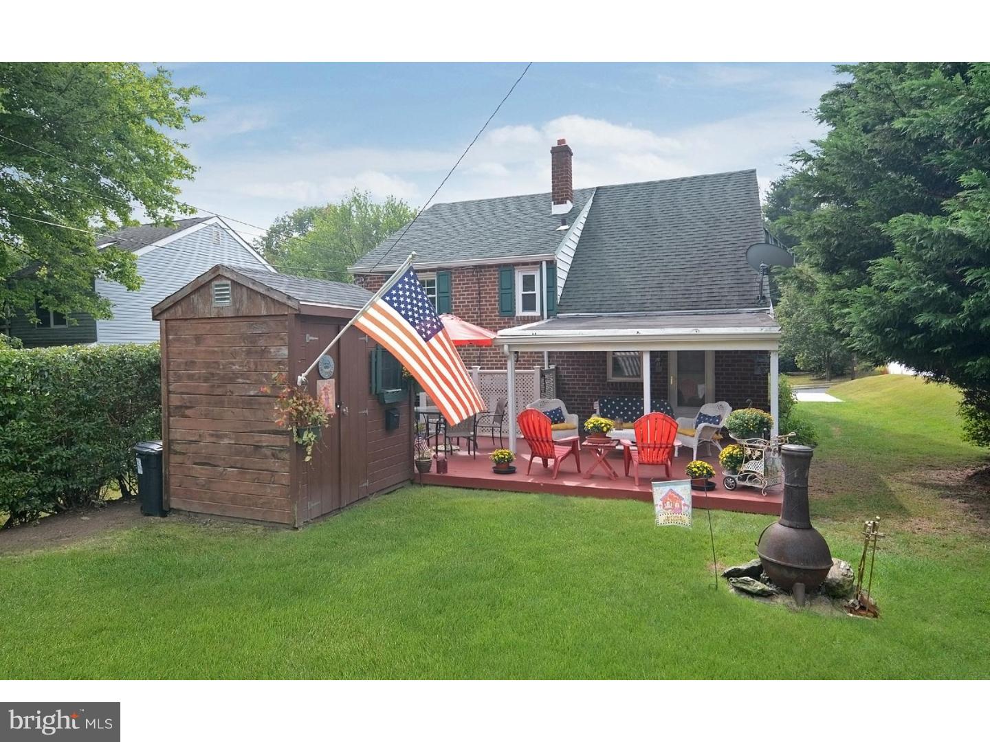 8401 Chippewa Road Philadelphia, PA 19128 - Photo 21 of 25 Back Yard