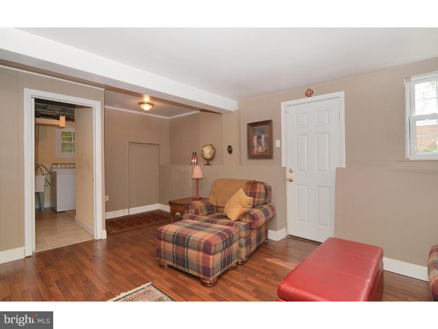 8401 Chippewa Road Philadelphia, PA 19128 - Photo 10 of 25 Family Room