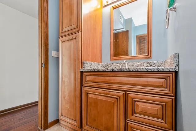 $229,900 | 3-n550 Crown Road, Unit 2, Elmhurst, IL 60126