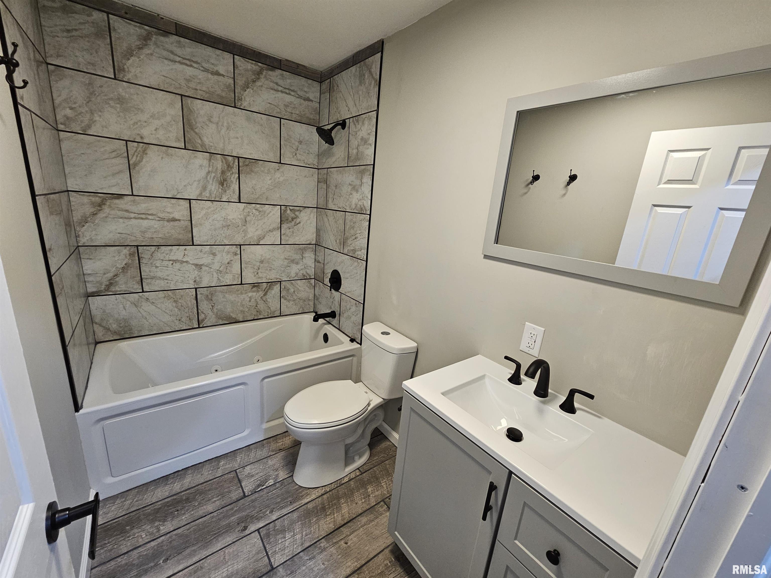 2625 East Griffiths Avenue Springfield, IL 62702 - Photo 6 of 21