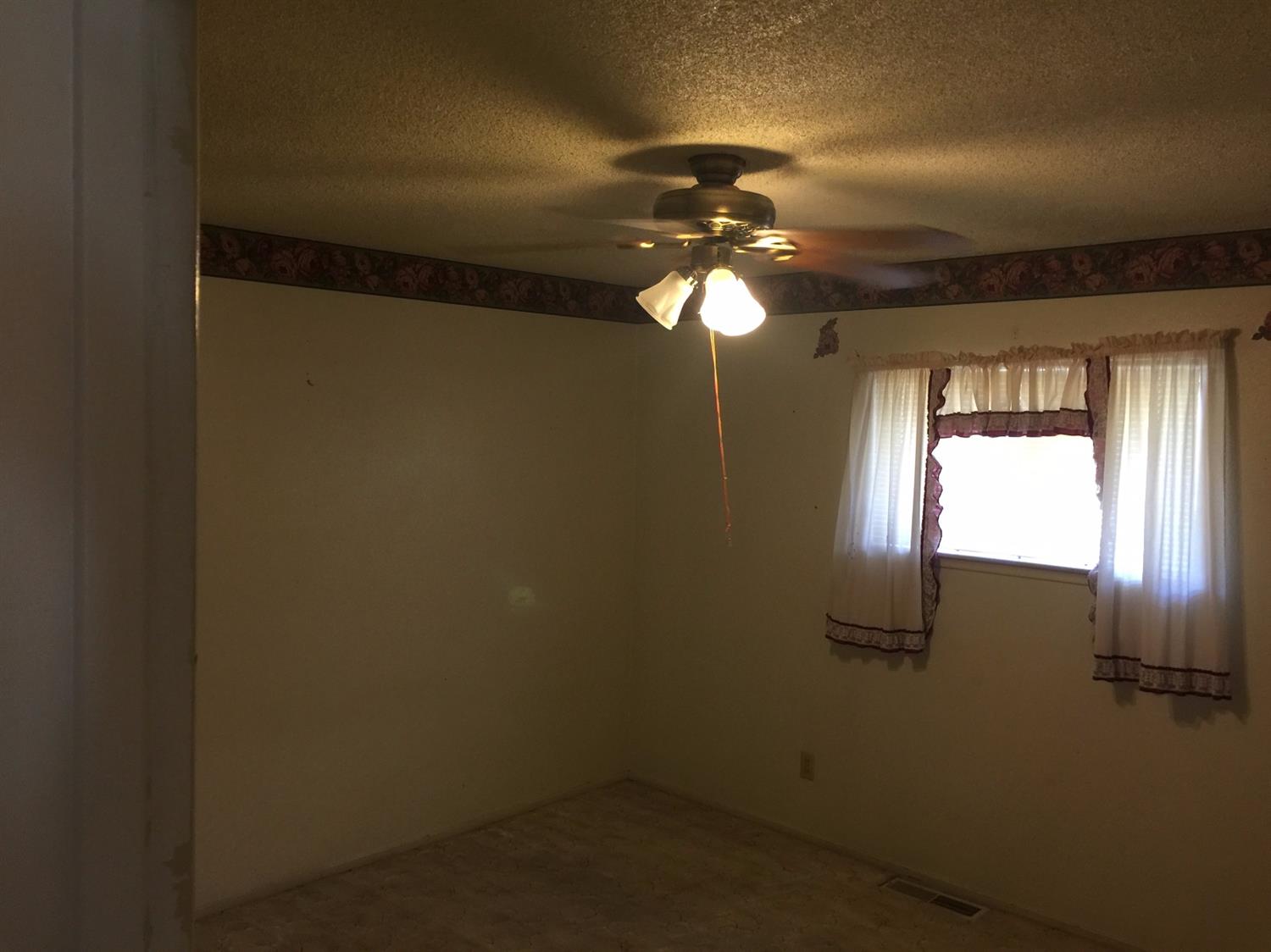 1456 South Hope Avenue Reedley, CA 93654 - Photo 14 of 17 Gallery Image 14