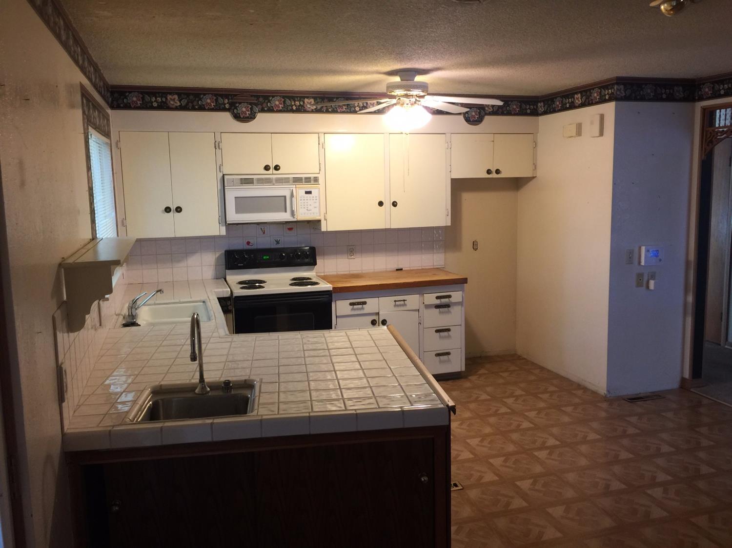1456 South Hope Avenue Reedley, CA 93654 - Photo 8 of 17 Gallery Image 8