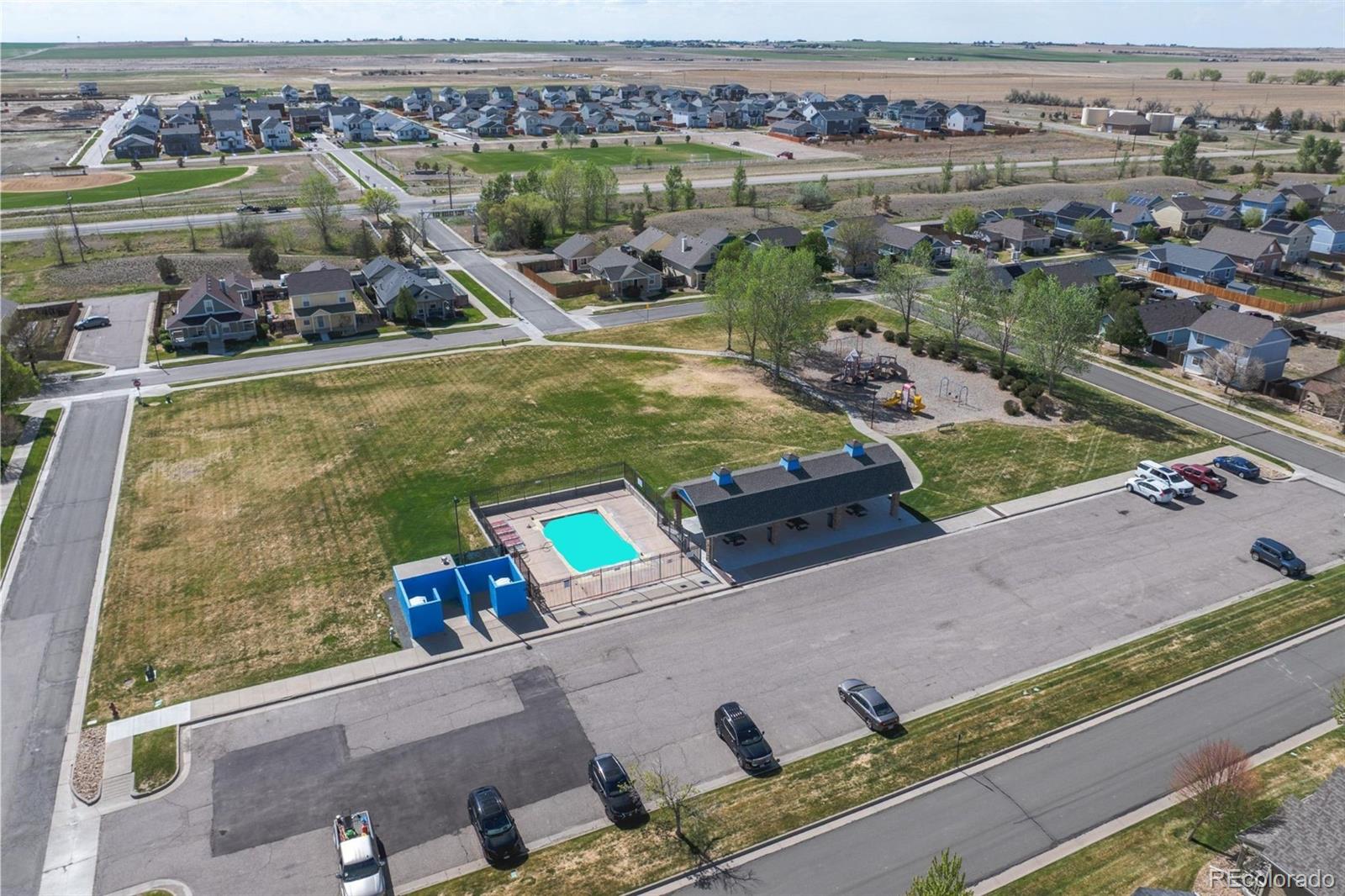 2830 Renshaw Street Strasburg, CO 80136 - Photo 4 of 28