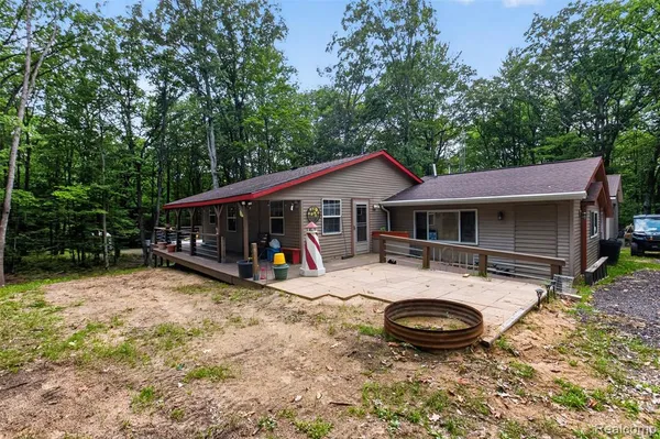 $279,998 | 4522 Red Fox Run Drive, Farwell, MI 48622