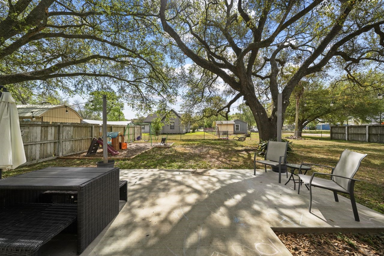3027 Poppy Street Needville, TX 77461 - Photo 24 of 41