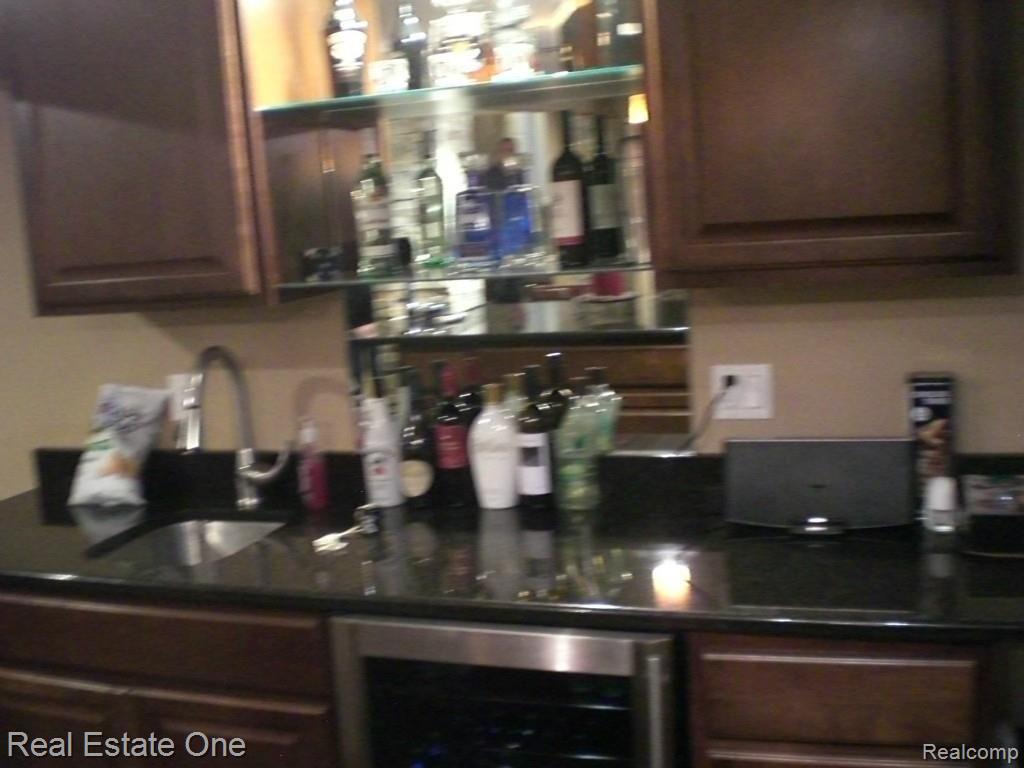 35820 Springvale Street Farmington, MI 48331 - Photo 16 of 29 CIMG3004.jpg