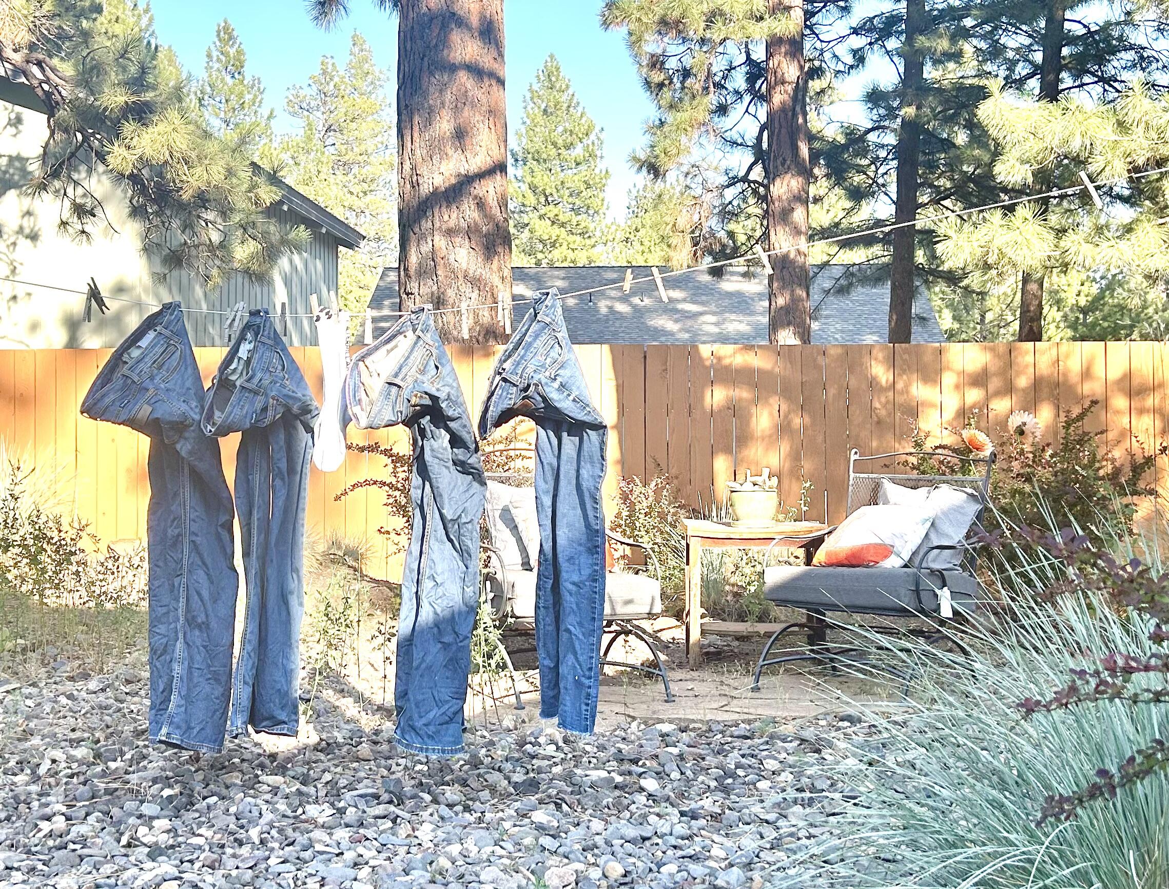 68964 Graham Court Sisters, OR 97759 - Photo 18 of 28 a backyard of a house with seating space