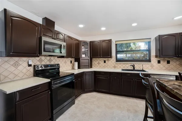 $934,000 | 614 Northeast 3rd Street, Dania Beach, FL 33004