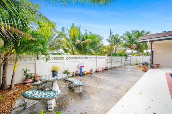 $934,000 | 614 Northeast 3rd Street, Dania Beach, FL 33004