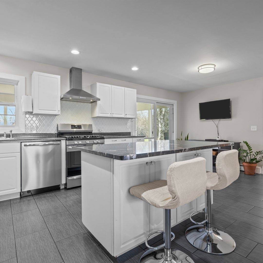 1201 Country Club Road Lake Zurich, IL 60047 - Photo 4 of 26