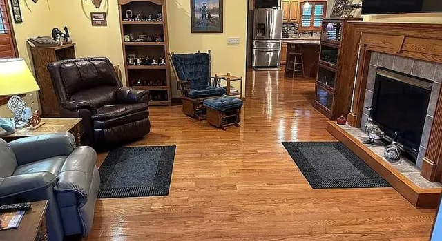 $550,000 | 29782 Highway 16, Jerseyville, IL 62052