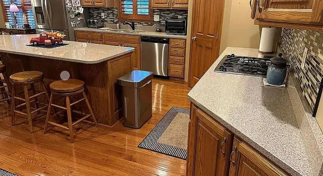 $550,000 | 29782 Highway 16, Jerseyville, IL 62052