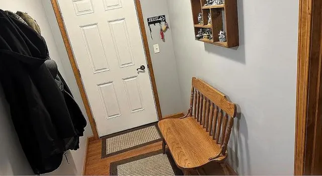 $550,000 | 29782 Highway 16, Jerseyville, IL 62052