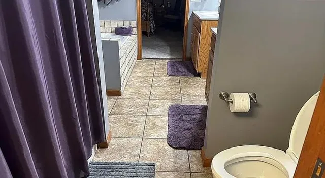 $550,000 | 29782 Highway 16, Jerseyville, IL 62052