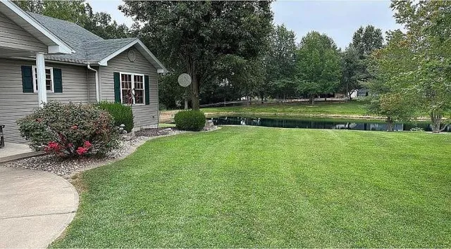 $550,000 | 29782 Highway 16, Jerseyville, IL 62052