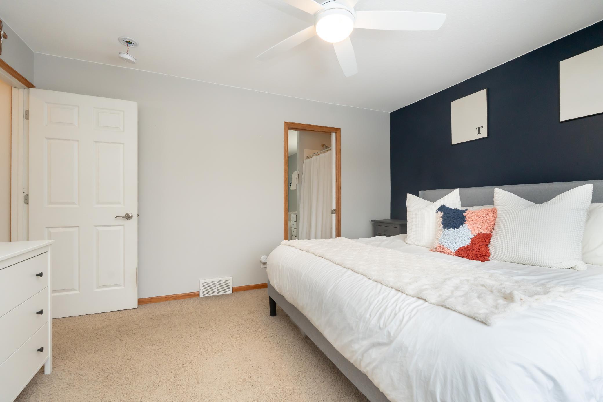 2012 Hillsboro Avenue North Golden Valley, MN 55427 - Photo 13 of 48