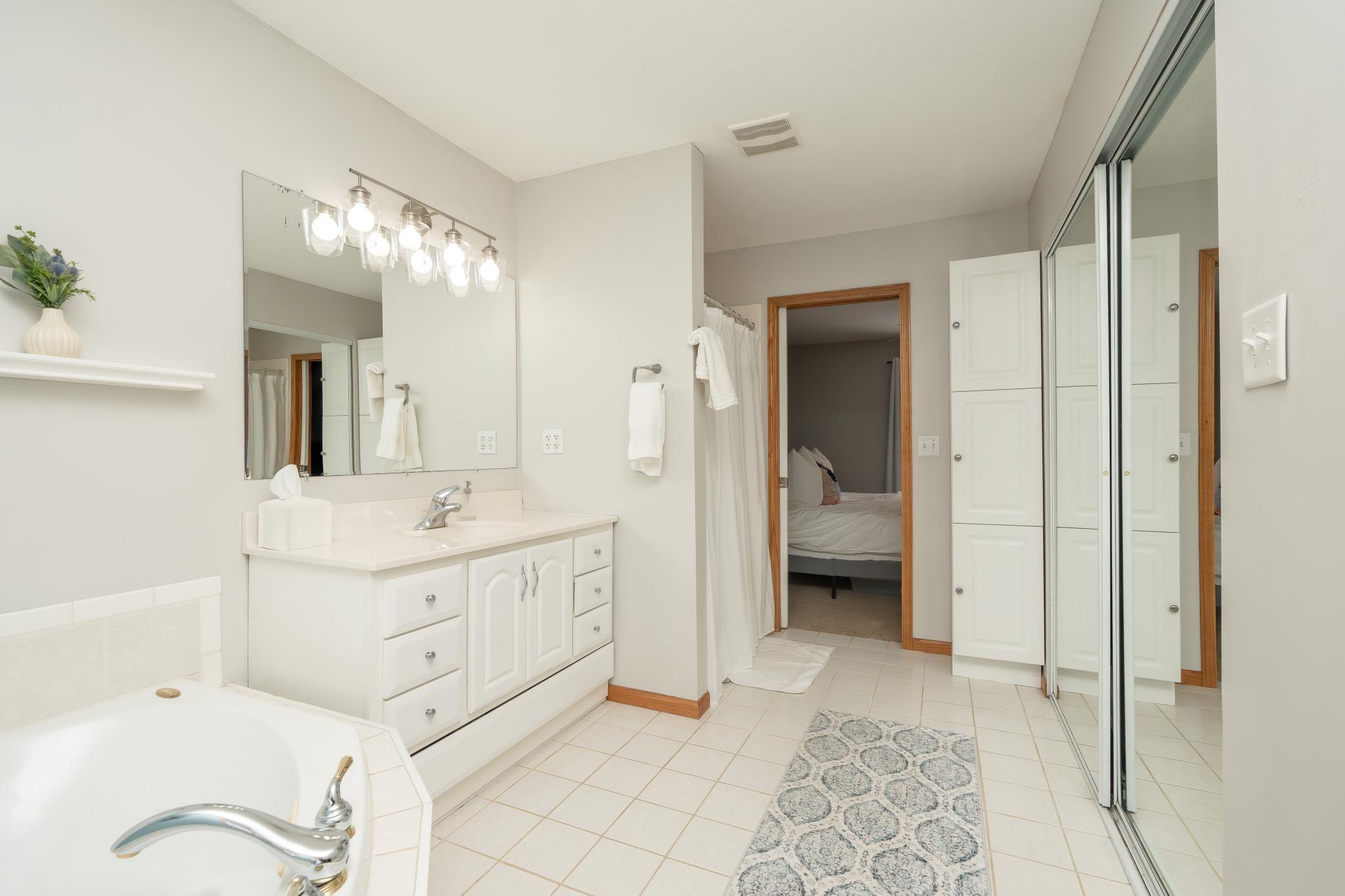 2012 Hillsboro Avenue North Golden Valley, MN 55427 - Photo 15 of 48