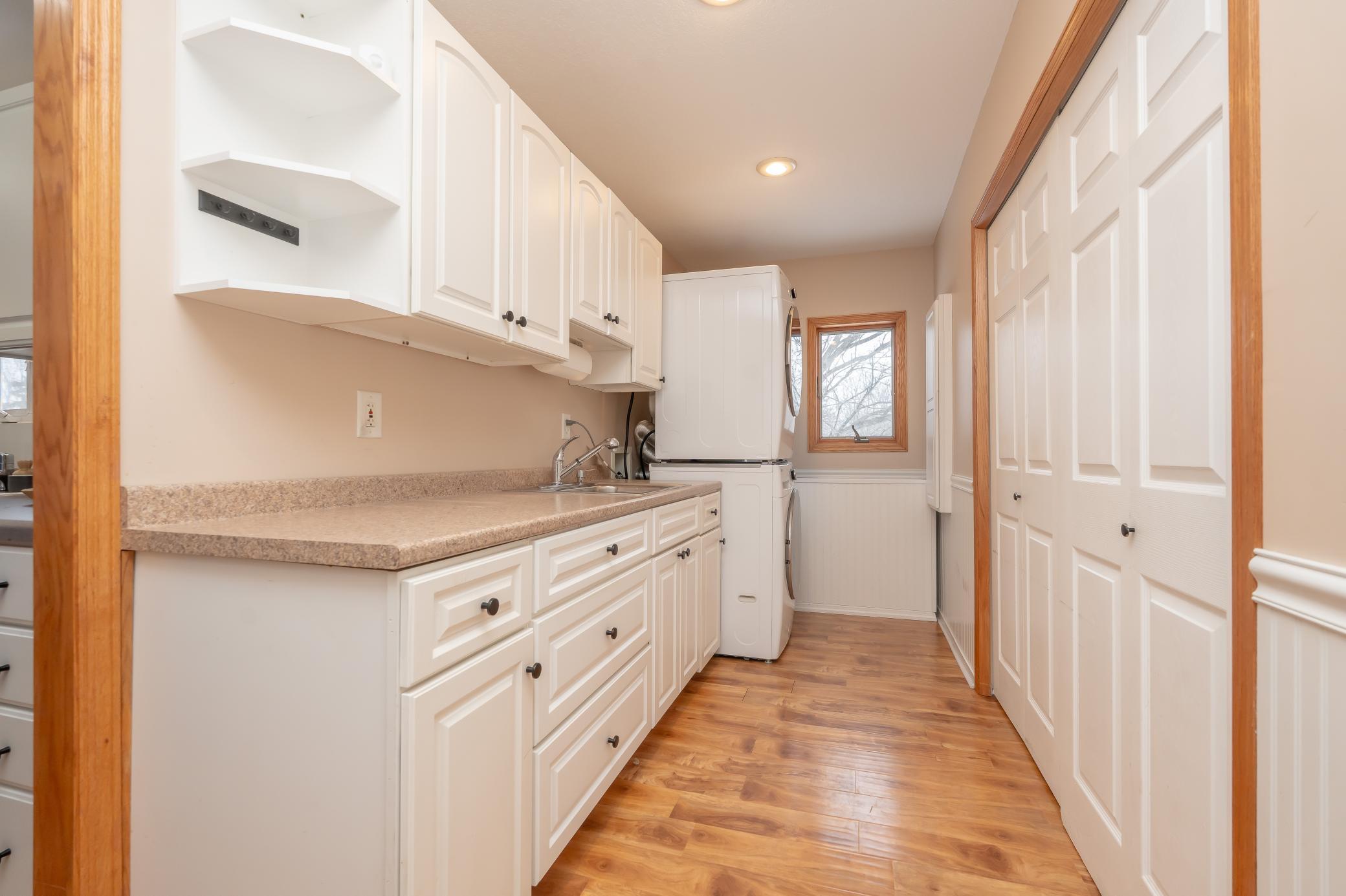 2012 Hillsboro Avenue North Golden Valley, MN 55427 - Photo 20 of 48