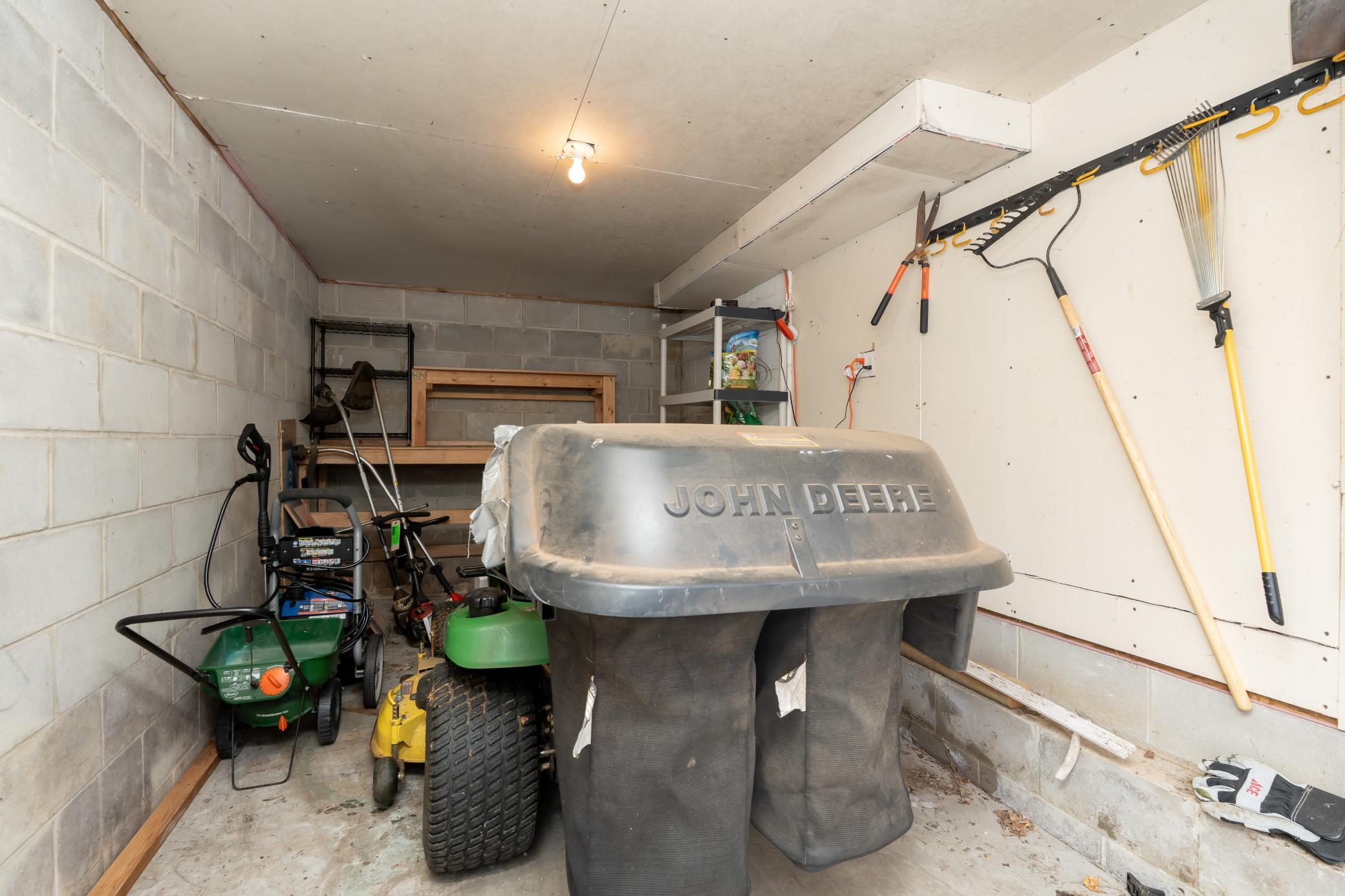 2012 Hillsboro Avenue North Golden Valley, MN 55427 - Photo 41 of 48