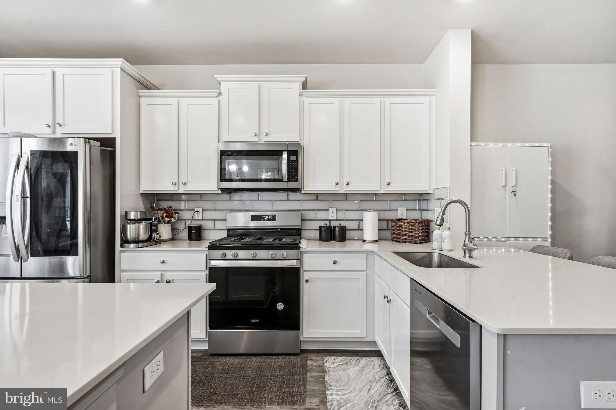22 Cardinal Way Raritan, NJ 08869 - Photo 10 of 39