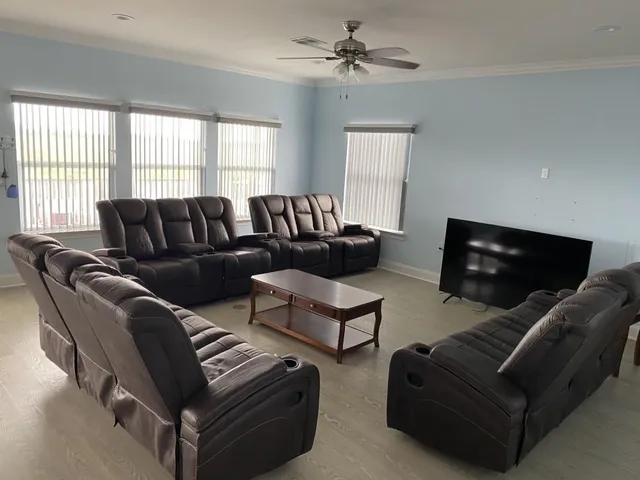 $4,000 | 327 Martin Lane, Port Sulphur, LA 70083