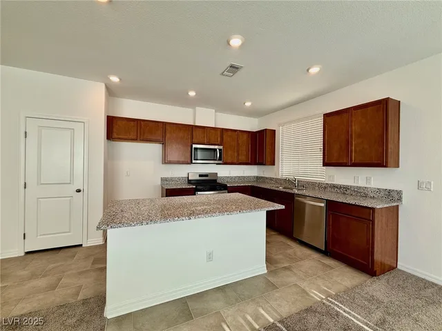 $2,570 | 5805 Avondale Rise Way, Las Vegas, NV 89141