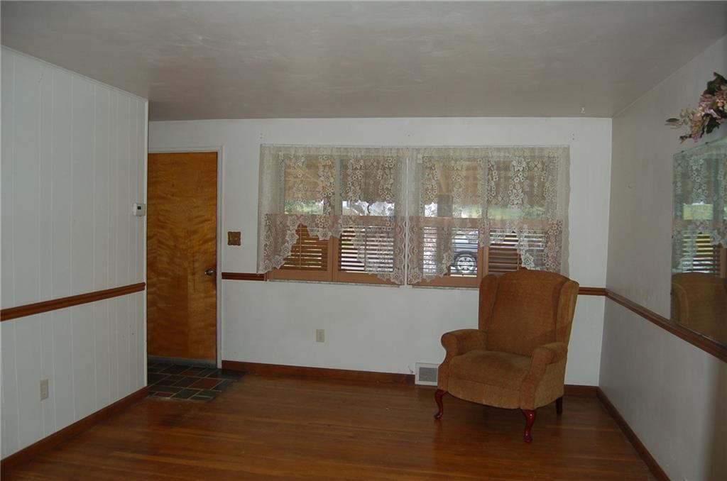906 Lindsay Road Carnegie, PA 15106 - Photo 8 of 18 Gallery Image 8