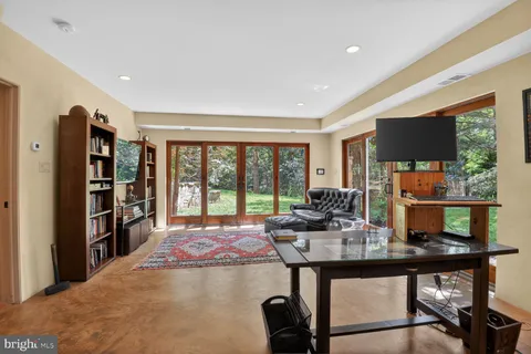 $2,000,000 | 3439 Malbrook Drive, Falls Church, VA 22044